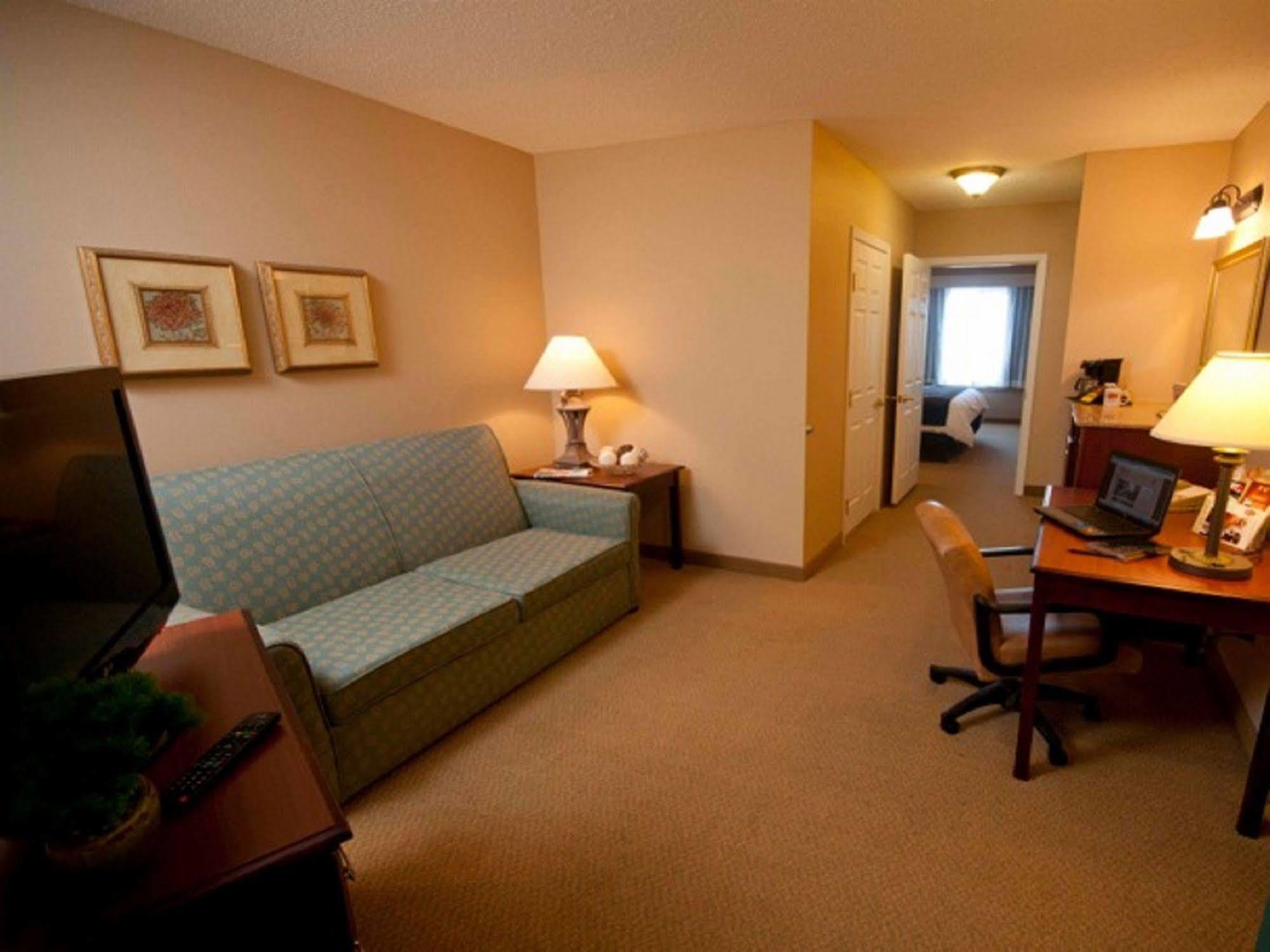 Town & Country Inn And Suites Quincy Esterno foto